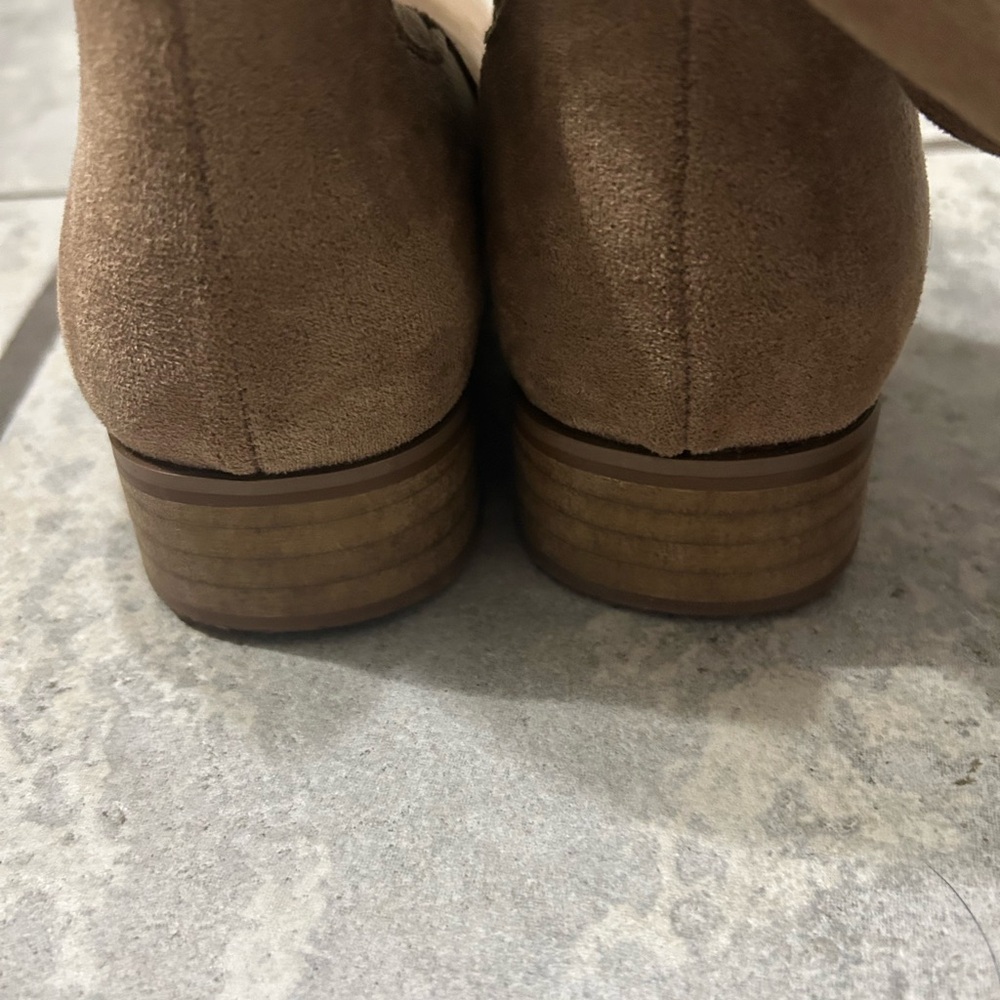 Stylish Tan Over the Knee Boots - Picture 8 of 11